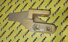 Зуб ковша боковой правый LG855B 30871102150