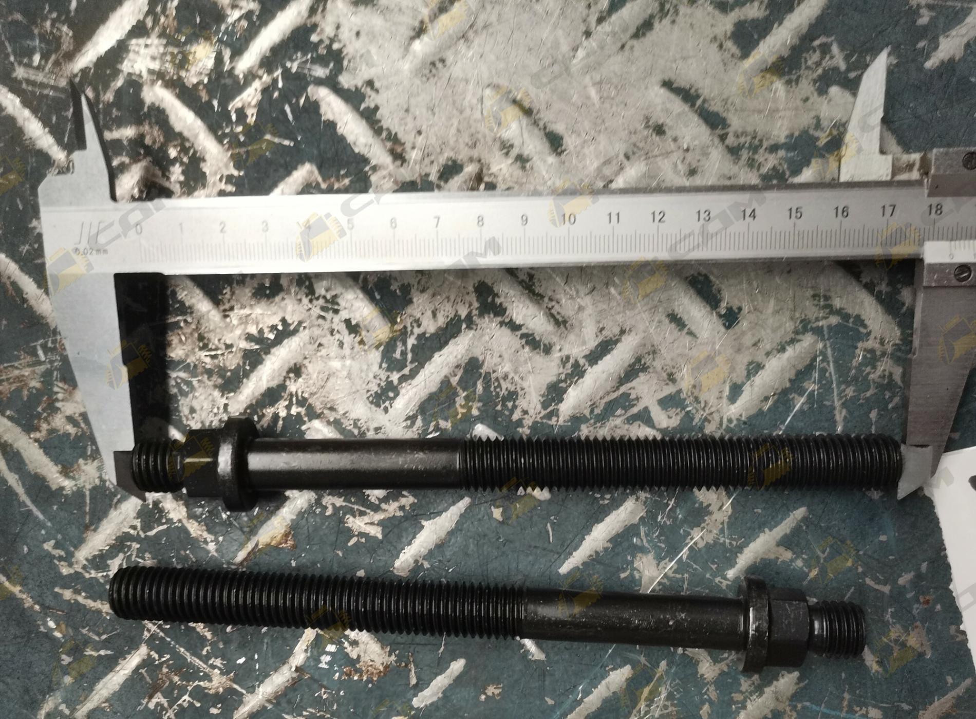 Болт крепления головки блока (короткая резьба) TD226B6G 12200621